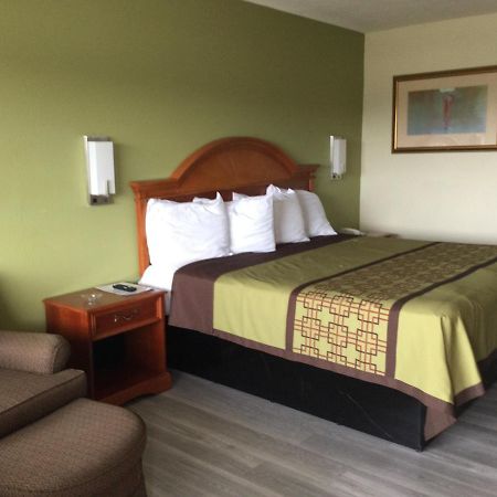 Big Spring Inn Madisonville Esterno foto