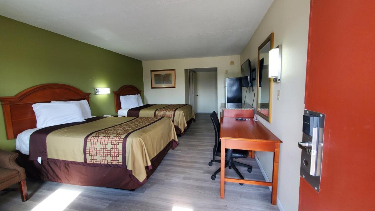 Big Spring Inn Madisonville Esterno foto
