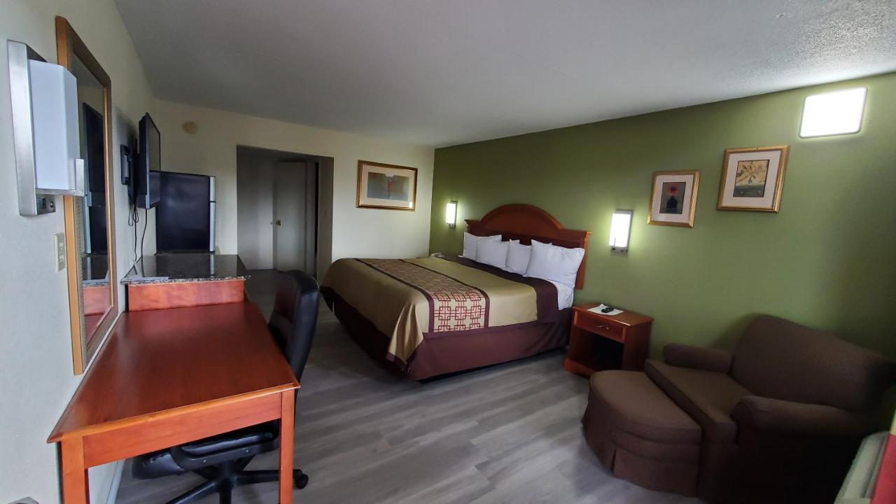 Big Spring Inn Madisonville Esterno foto