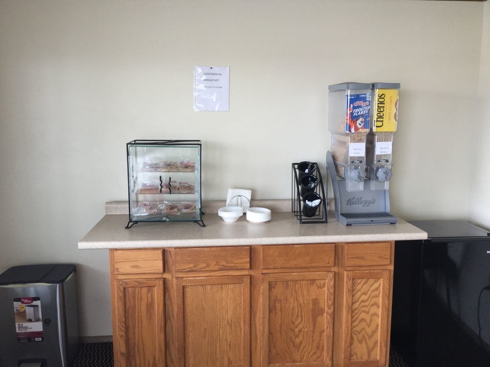 Big Spring Inn Madisonville Esterno foto